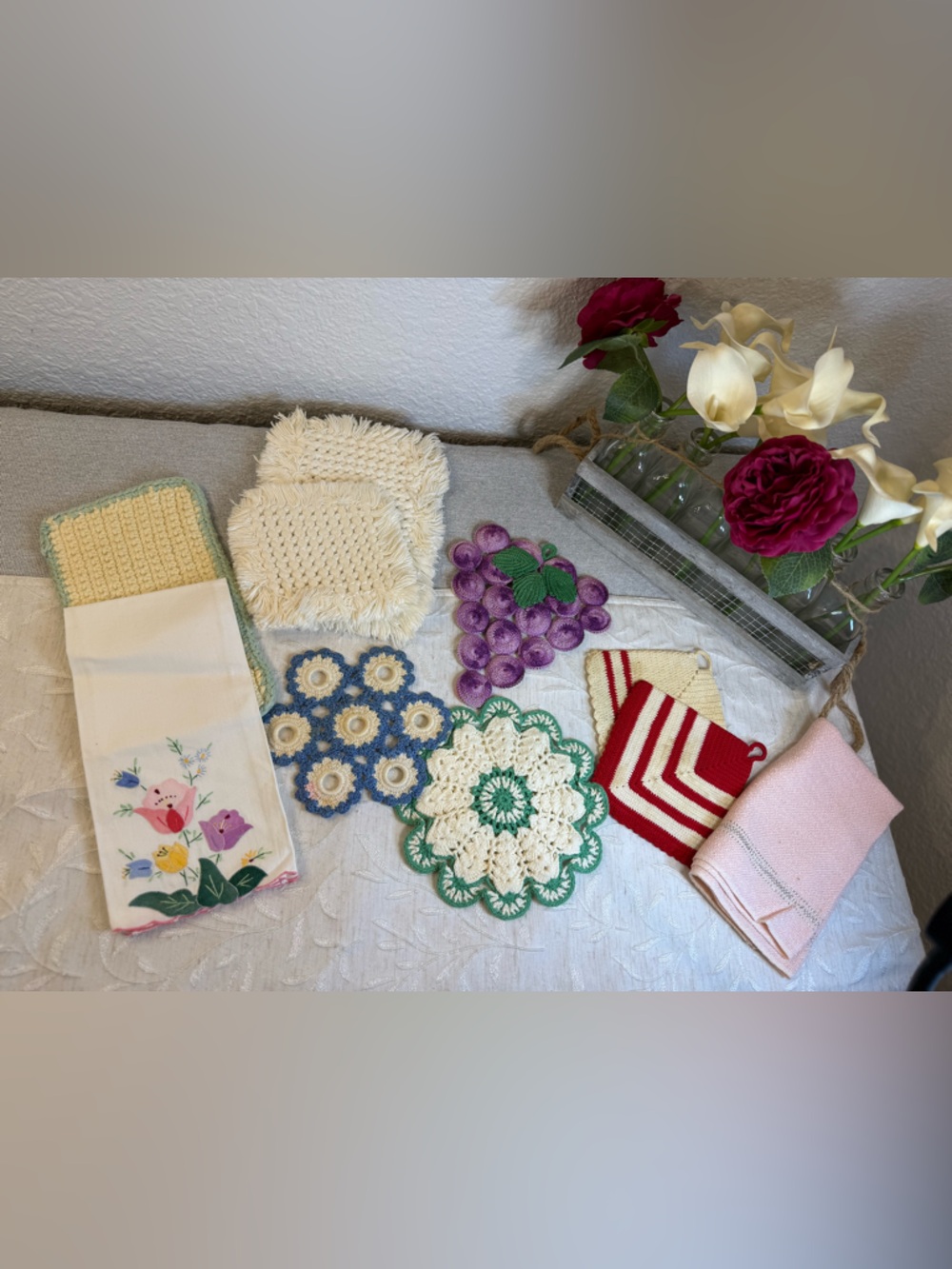 Vtg Lot 10 Crochet Pot Holders & Floral Guest Towels Grape Cluster Mid Century